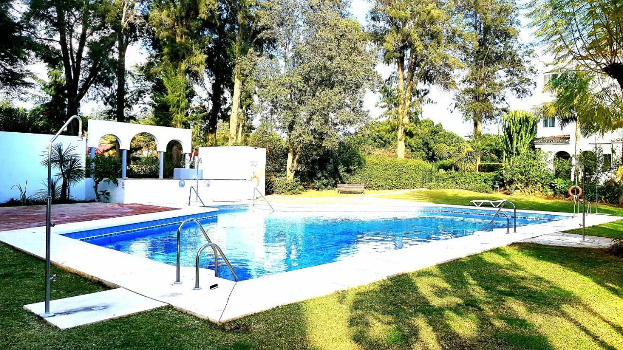 Apartamento Con Vistas Al Campo De Golf Y Piscina Apartman Fuengirola Kültér fotó
