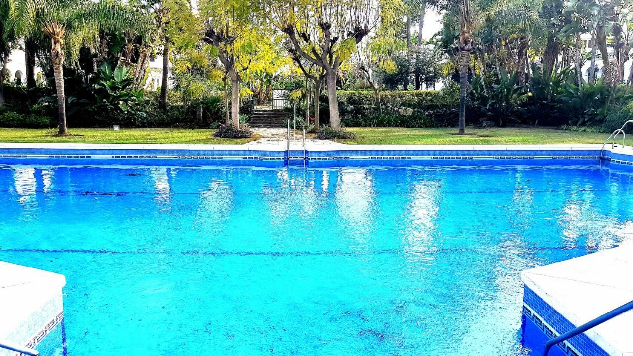 Apartamento Con Vistas Al Campo De Golf Y Piscina Apartman Fuengirola Kültér fotó